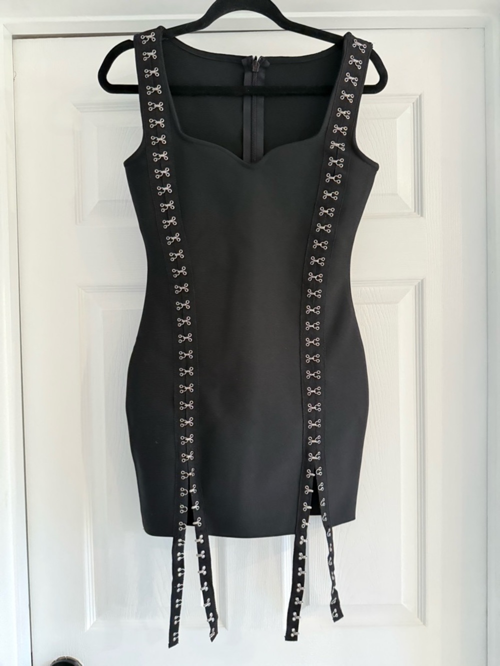Black Hook & Eye Strap Bodycon Mini Dress M Revolve Style Night Out - Picture 2 of 8